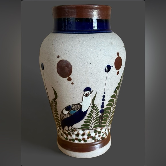 Tonala Mexican Pottery Vase Hand Painted Quail Butterfly Signed Mateos 8.75” - Picture 3 of 16
